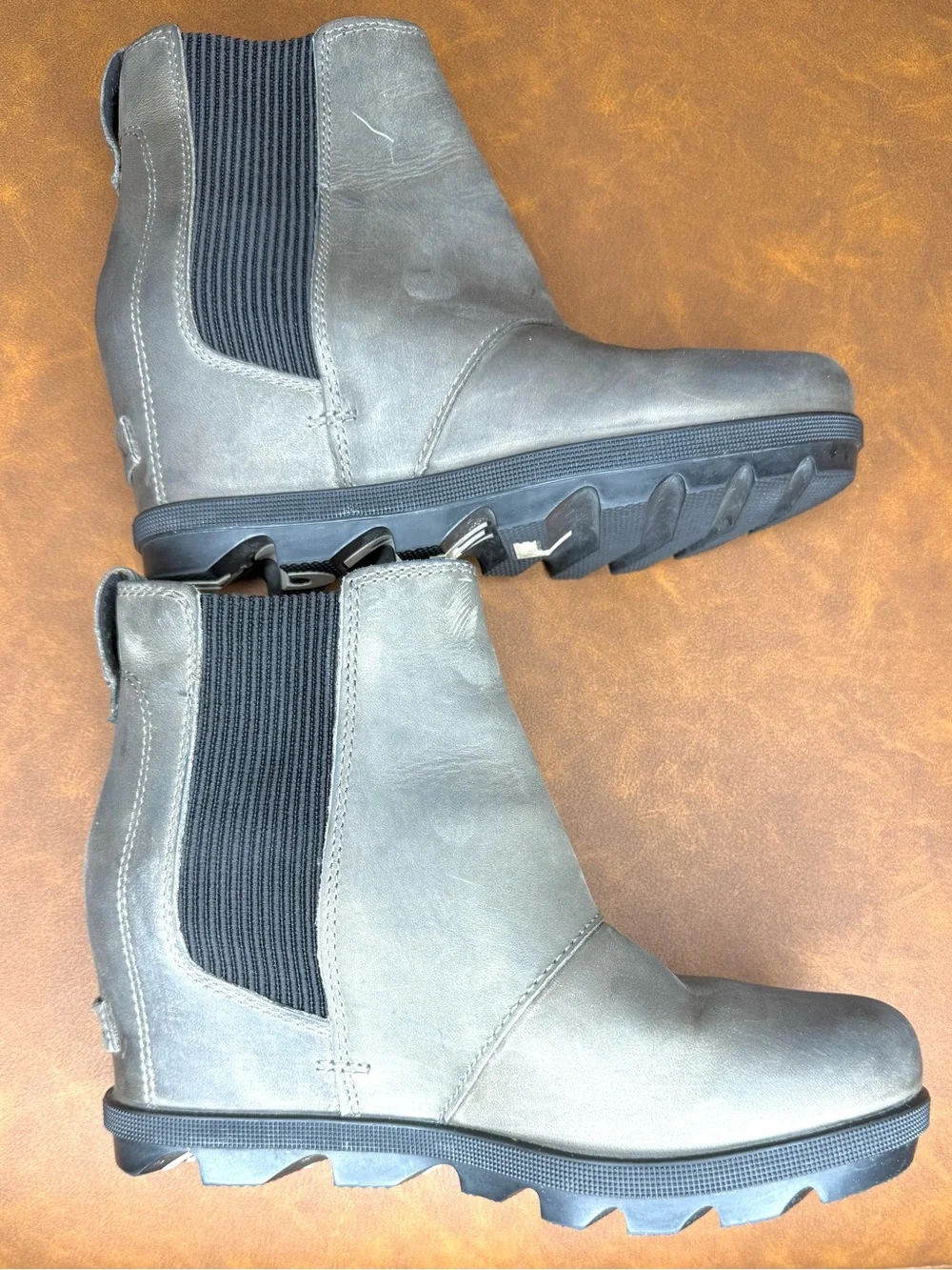 Sorel Joan of Arctic Wedge II Chelsea Boots Gray Leather Womens 7.5